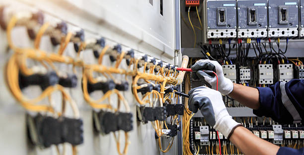 Professional Electrician technician working in Bagdad, AZ